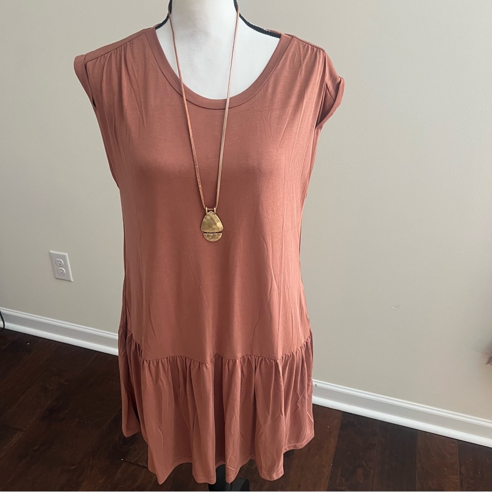 Mocha colored baht dolly dress by lush NWT size small.